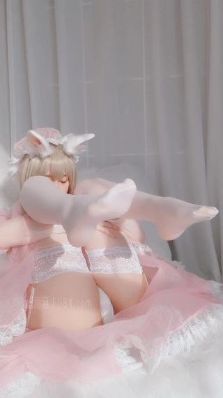 年轻的家政保姆