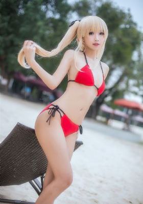 一部皇上吃宫女奶三级